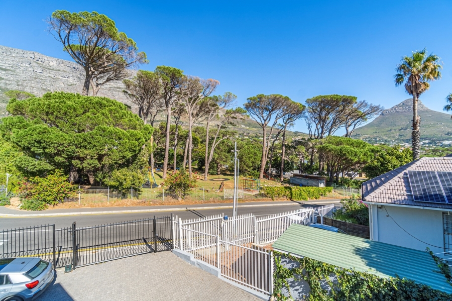 2 Bedroom Property for Sale in Vredehoek Western Cape